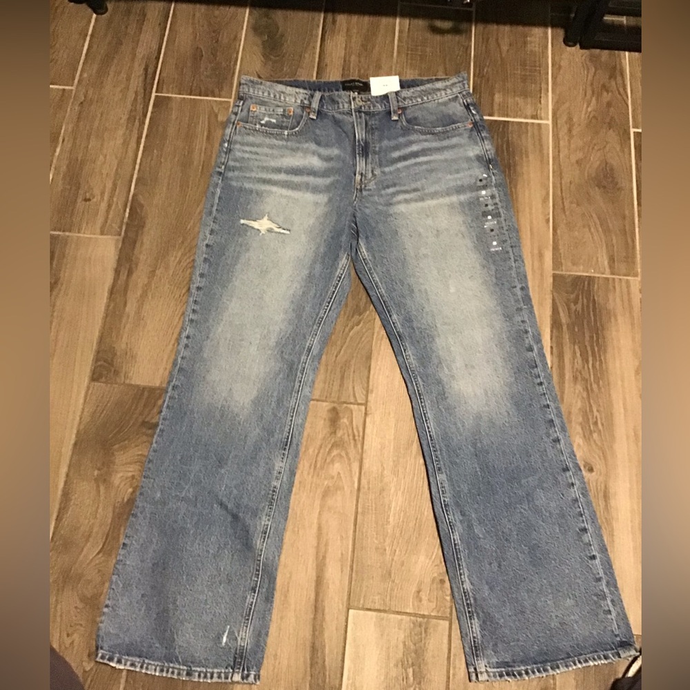 NWT! Lucky Brand Boyfriend Jeans in Classic Blue - Picture 3 of 10